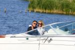 Weesp 16 juni 2015
Jurgen Smit en Milika Peterzon en hond romatisch op de vecht aan het varen met hun boot.