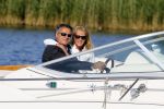 Weesp 16 juni 2015
Jurgen Smit en Milika Peterzon en hond romatisch op de vecht aan het varen met hun boot.
