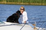 Weesp 16 juni 2015
Jurgen Smit en Milika Peterzon en hond romatisch op de vecht aan het varen met hun boot.