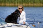 Weesp 16 juni 2015
Jurgen Smit en Milika Peterzon en hond romatisch op de vecht aan het varen met hun boot.