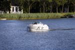 Weesp 16 juni 2015
Jurgen Smit en Milika Peterzon en hond romatisch op de vecht aan het varen met hun boot.