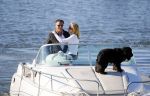 Weesp 16 juni 2015
Jurgen Smit en Milika Peterzon en hond romatisch op de vecht aan het varen met hun boot.