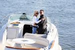 Weesp 16 juni 2015Jurgen Smit en Milika Peterzon en hond romatisch op de vecht aan het varen met hun boot.