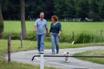 s Gravenland 14 juli 2015
Myrna Goossen laat samen met haar nieuwe vriend Erik Klap de hond uit.