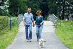 s Gravenland 14 juli 2015
Myrna Goossen laat samen met haar nieuwe vriend Erik Klap de hond uit.
