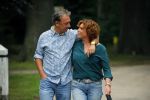 s Gravenland 14 juli 2015
Myrna Goossen laat samen met haar nieuwe vriend Erik Klap de hond uit.