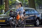 Amsterdam 12 juni 2015
Nadja Hupscher met haar 2 kinderen op de fiets