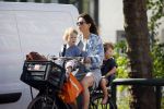 Amsterdam 12 juni 2015
Nadja Hupscher met haar 2 kinderen op de fiets