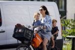 Amsterdam 12 juni 2015
Nadja Hupscher met haar 2 kinderen op de fiets