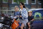 Amsterdam 12 juni 2015
Nadja Hupscher met haar 2 kinderen op de fiets