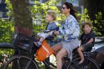 Amsterdam 12 juni 2015
Nadja Hupscher met haar 2 kinderen op de fiets