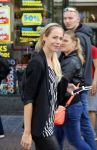 Amsterdam 14 juli 2015  
Premiere de Reunie in Tuschinski met in de hoofdrollen Daan Schuurmans en Thekla Reuten.
Thekla is zwanger en haar vriend Gijs Naber is er ook alsmede de zwangere Bracha v Doesburgh.
Nicolette Kluijver