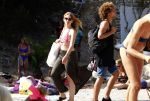 ibiza 2 augustus 2015
Noortje Herlaar met (een) vriend op het meest romantische strandje van ibiza , Beniras. Op Beniras wordt altijd muziek gemaakt tijdens de zonsondergang.