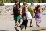 ibiza 2 augustus 2015
Noortje Herlaar met (een) vriend op het meest romantische strandje van ibiza , Beniras. Op Beniras wordt altijd muziek gemaakt tijdens de zonsondergang.