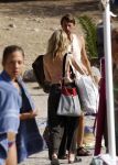ibiza 2 augustus 2015
Noortje Herlaar met (een) vriend op het meest romantische strandje van ibiza , Beniras. Op Beniras wordt altijd muziek gemaakt tijdens de zonsondergang.