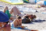 ibiza 2 augustus 2015
Noortje Herlaar met (een) vriend op het meest romantische strandje van ibiza , Beniras. Op Beniras wordt altijd muziek gemaakt tijdens de zonsondergang.