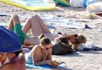 ibiza 2 augustus 2015
Noortje Herlaar met (een) vriend op het meest romantische strandje van ibiza , Beniras. Op Beniras wordt altijd muziek gemaakt tijdens de zonsondergang.