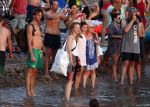 ibiza 2 augustus 2015
Noortje Herlaar met (een) vriend op het meest romantische strandje van ibiza , Beniras. Op Beniras wordt altijd muziek gemaakt tijdens de zonsondergang.