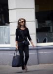 Amsterdam 15 en 18 juli 2015
Patricia Steur verlaat haar huis en gaat boodschappen doen.