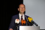 Amsterdam 19 juni 2015
Joop v d Ende geeft persconferentie dat hij 60% van Stage entertainment heeft verkocht aan CVC Capital. Jannine v d Ende is natuurlijk aanwezig. CEO van Stage Peter O'keeffe