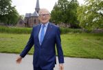 Haarzuilens 17 juni 2015
Haringparty op kasteel de Haar. Pieter v Vollenhoven met zoon Floris en ...