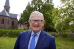 Haarzuilens 17 juni 2015
Haringparty op kasteel de Haar. Pieter v Vollenhoven met zoon Floris en ...