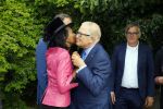 Haarzuilens 17 juni 2015
Haringparty op kasteel de Haar. Pieter v Vollenhoven met zoon Floris en ...