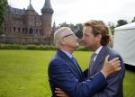 Haarzuilens 17 juni 2015
Haringparty op kasteel de Haar. Pieter v Vollenhoven met zoon Floris en ...
