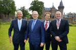 Haarzuilens 17 juni 2015
Haringparty op kasteel de Haar. Pieter v Vollenhoven met zoon Floris en Frank Houben Jr.