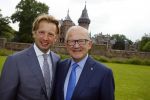 Haarzuilens 17 juni 2015
Haringparty op kasteel de Haar. Pieter v Vollenhoven met zoon Floris en ...