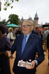 Haarzuilens 17 juni 2015
Haringparty op kasteel de Haar. Pieter v Vollenhoven met zoon Floris en ...