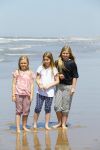 Wassenaar 10 juli 2015
Fotouurtje met Koningin Maxima Koning Willem Alexander en de prinsesjes Amalia Alexia en Ariane op het strand van Wassenaar.