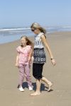 Wassenaar 10 juli 2015
Fotouurtje met Koningin Maxima Koning Willem Alexander en de prinsesjes Amalia Alexia en Ariane op het strand van Wassenaar.