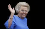 Amsterdam 16 juni 2015
Prinses Beatrix en Koning Willem Alexander arriveren bij het paleis op de dam.