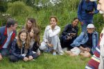 Amsterdam 18 juni 2015
Prinses Marilene en dochter Fee zijn bij het omdoen van de ringen van 3 net geboren ooievaars in het Vondelpark.