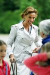 Amsterdam 18 juni 2015
Prinses Marilene en dochter Fee zijn bij het omdoen van de ringen van 3 net geboren ooievaars in het Vondelpark.