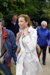 Amsterdam 18 juni 2015
Prinses Marilene en dochter Fee zijn bij het omdoen van de ringen van 3 net geboren ooievaars in het Vondelpark.