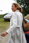 Amsterdam 18 juni 2015
Prinses Marilene en dochter Fee zijn bij het omdoen van de ringen van 3 net geboren ooievaars in het Vondelpark.