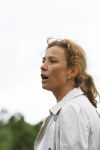 Amsterdam 18 juni 2015
Prinses Marilene en dochter Fee zijn bij het omdoen van de ringen van 3 net geboren ooievaars in het Vondelpark.