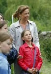 Amsterdam 18 juni 2015
Prinses Marilene en dochter Fee zijn bij het omdoen van de ringen van 3 net geboren ooievaars in het Vondelpark.