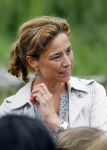 Amsterdam 18 juni 2015
Prinses Marilene en dochter Fee zijn bij het omdoen van de ringen van 3 net geboren ooievaars in het Vondelpark.
