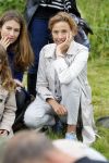 Amsterdam 18 juni 2015
Prinses Marilene en dochter Fee zijn bij het omdoen van de ringen van 3 net geboren ooievaars in het Vondelpark.