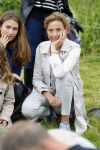 Amsterdam 18 juni 2015
Prinses Marilene en dochter Fee zijn bij het omdoen van de ringen van 3 net geboren ooievaars in het Vondelpark.