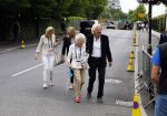 Wimbledon 7 juli 2015
Richard Branson en zijn moeder Eva arriveren bij het tennis tournooi van Wimbledon.