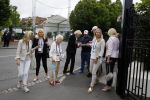Wimbledon 7 juli 2015
Richard Branson en zijn moeder Eva arriveren bij het tennis tournooi van Wimbledon.