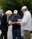 Wimbledon 7 juli 2015
Richard Branson en zijn moeder Eva arriveren bij het tennis tournooi van Wimbledon.