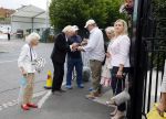 Wimbledon 7 juli 2015
Richard Branson en zijn moeder Eva arriveren bij het tennis tournooi van Wimbledon.