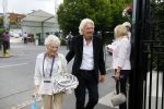 Wimbledon 7 juli 2015
Richard Branson en zijn moeder Eva arriveren bij het tennis tournooi van Wimbledon.