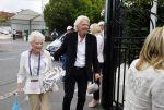 Wimbledon 7 juli 2015
Richard Branson en zijn moeder Eva arriveren bij het tennis tournooi van Wimbledon.