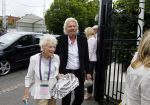 Wimbledon 7 juli 2015
Richard Branson en zijn moeder Eva arriveren bij het tennis tournooi van Wimbledon.